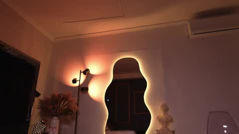 zoevidal_ online show from May 2026 12:10:01 PM