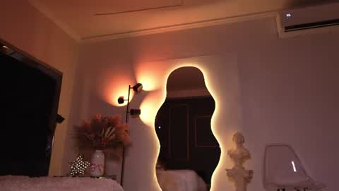 zoevidal_ online show from June 2026 11:55:01 AM