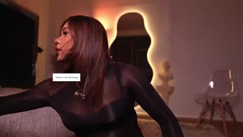 zoevidal_ online show from June 2026 12:04:02 PM