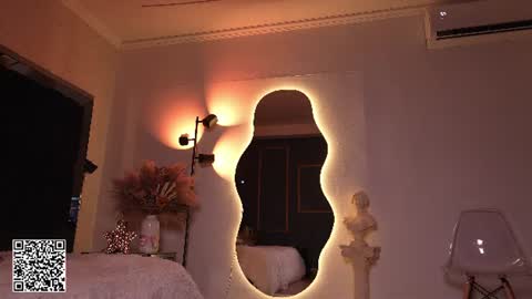 zoevidal_ online show from June 2026 12:09:02 PM