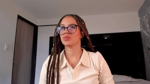 Snapshot of zoewestt chatting on October 2025 02:58:02 PM Zoe online show from October 2025 02:58:02 PM