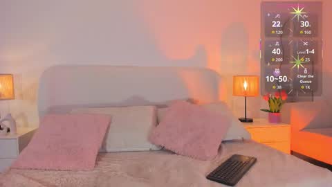 Snapshot of zoewhitte chatting on October 2025 05:19:01 AM ZOE online show from October 2025 05:19:01 AM