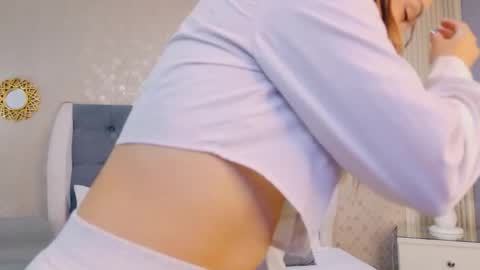 ZoeWilliis online show from May 2026 11:41:02 AM