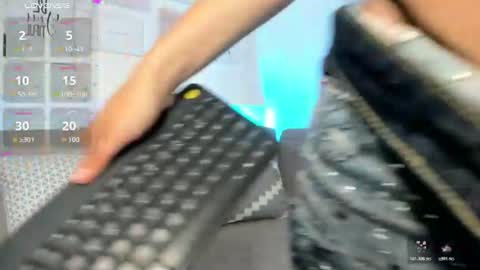 Snapshot of zoey_monroe_ chatting on July 2026 01:47:02 PM Zoey online show from July 2026 01:47:02 PM