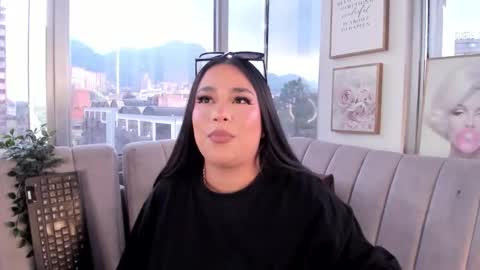 zoey thommpson online show from October 2025 07:46:02 PM