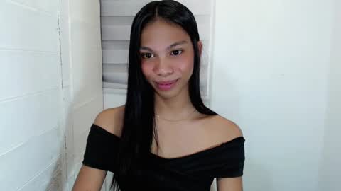 Snapshot of zoeygorgeous19 chatting on February 2025 01:24:01 PM zoey online show from February 2025 01:24:01 PM