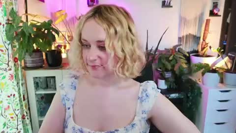 Snapshot of zoeyryan chatting on June 2026 07:35:02 PM Zoey Ryan online show from June 2026 07:35:02 PM