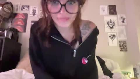 zoeyyb666 online show from April 2026 07:45:01 AM
