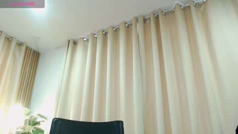 Snapshot of zohet_kriss chatting on October 2025 03:45:02 PM CALL ME Z O H E T online show from October 2025 03:45:02 PM