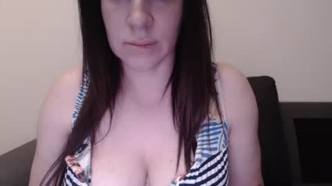 zoibee online show from November 2025 09:24:02 PM