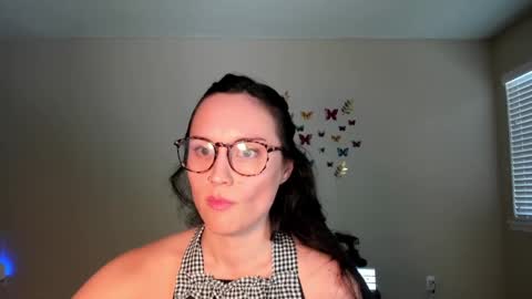 Snapshot of zoiebutterfly chatting on September 2025 10:21:02 PM Zoie online show from September 2025 10:21:02 PM