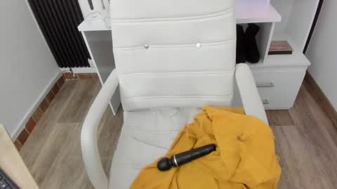 Zooe online show from March 2026 06:25:01 PM