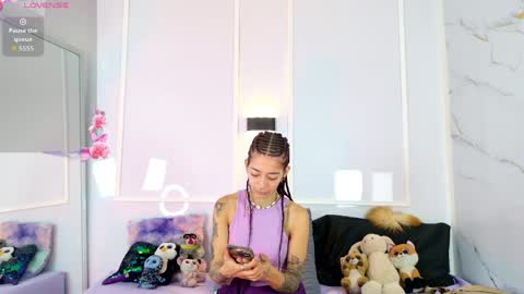 Snapshot of zorravioleta chatting on May 2026 12:22:02 PM Violeta online show from May 2026 12:22:02 PM