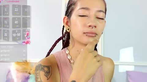 Snapshot of zorravioleta chatting on May 2026 02:44:01 PM Violeta online show from May 2026 02:44:01 PM