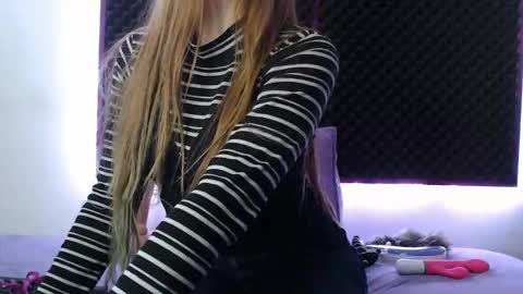 zpzphot online show from October 2025 09:15:01 PM