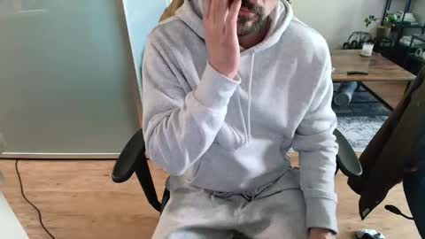 Snapshot of zuko_zen69 chatting on February 2026 11:38:02 PM Zuko online show from February 2026 11:38:02 PM