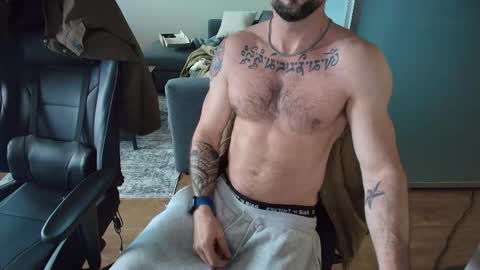 Snapshot of zuko_zen69 chatting on March 2026 02:31:01 PM Zuko online show from March 2026 02:31:01 PM