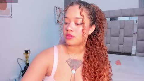 Snapshot of zulyjones chatting on November 2025 07:14:01 PM Zuly online show from November 2025 07:14:01 PM