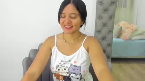 Im Zusan My schedule is from 1030pm to 430 am colombian time online show from May 2026 03:03:02 AM