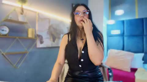 Zuzana21 online show from June 2026 01:10:02 PM