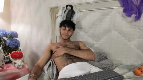 Snapshot of zyan_moreno chatting on October 2025 05:35:02 PM zyan_moreno online show from October 2025 05:35:02 PM