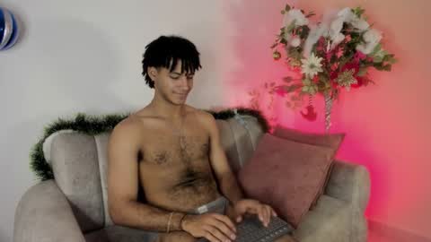 Snapshot of zyan_moreno chatting on November 2025 04:07:02 PM zyan_moreno online show from November 2025 04:07:02 PM