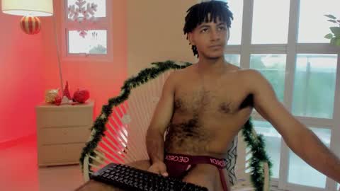 Snapshot of zyan_moreno chatting on November 2025 02:31:02 PM zyan_moreno online show from November 2025 02:31:02 PM