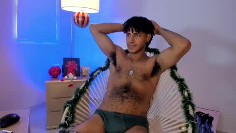 Snapshot of zyan_moreno chatting on December 2025 06:17:01 PM zyan_moreno online show from December 2025 06:17:01 PM