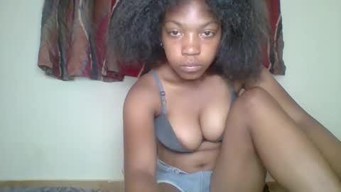 zyraelle_01 online show from April 2026 10:07:02 AM