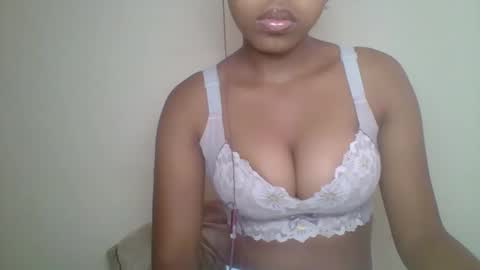 zyraelle_01 online show from May 2026 08:43:02 AM