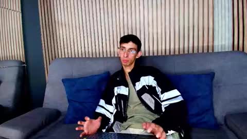 Snapshot of zyronight chatting on December 2025 11:45:01 PM Zyro Nigth online show from December 2025 11:45:01 PM