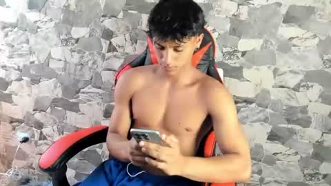 zyzz_1812 online show from June 2026 07:27:02 PM