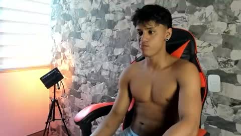 zyzz_1812 online show from June 2026 07:55:02 PM