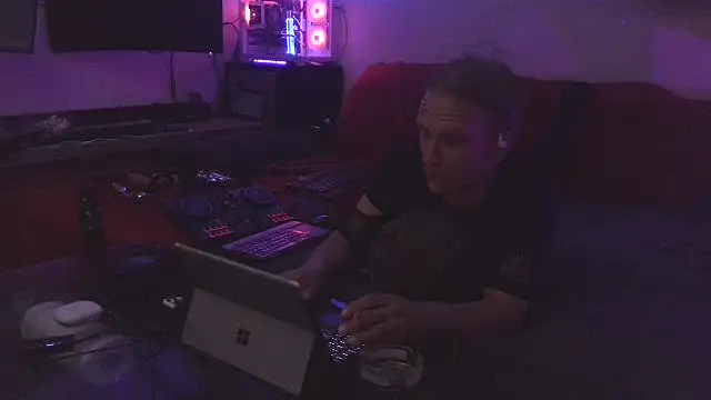 davidgntxxxxx online show from April 2026 05:52:02 PM
