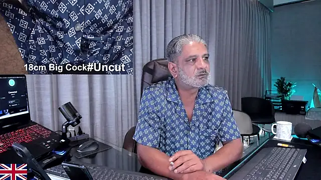 OnlineBossUK online show from August 2026 04:22:01 AM