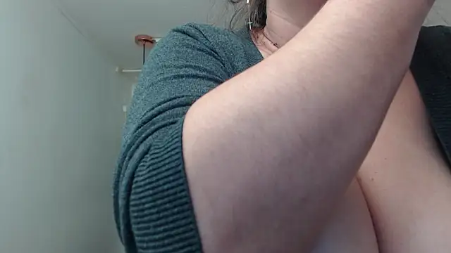Snapshot of fuckaholicbabe_xxx chatting on January 2025 05:59:01 PM fuckaholicbabe xxx online show from January 2025 05:59:01 PM
