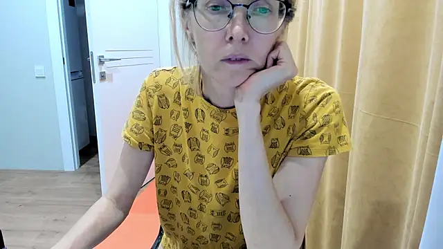 angelmommu online show from September 2025 05:26:02 PM