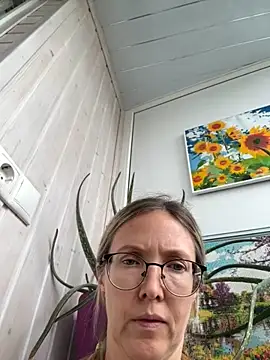 angelmommu online show from June 2026 04:32:02 AM