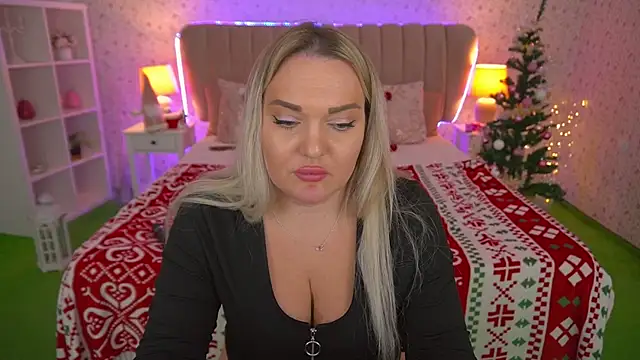 Snapshot of MissyMartinez chatting on December 2024 11:49:02 AM MissyMartinez online show from December 2024 11:49:02 AM