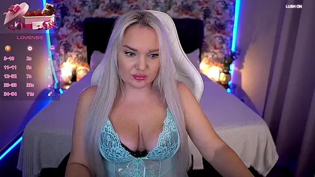 Snapshot of MissyMartinez chatting on November 2025 03:56:01 PM MissyMartinez online show from November 2025 03:56:01 PM