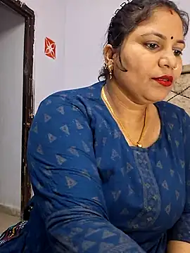 Snapshot of MOM-SUN-COUPLE chatting on February 2025 05:07:02 PM MOM-SUN-COUPLE online show from February 2025 05:07:02 PM