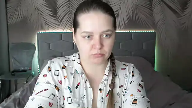 uliastar online show from February 2025 10:43:02 AM