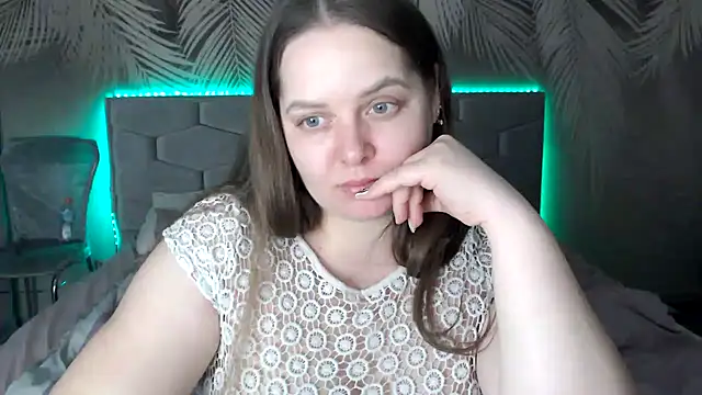 uliastar online show from February 2025 03:52:02 PM