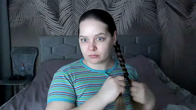 uliastar online show from February 2025 03:41:02 PM