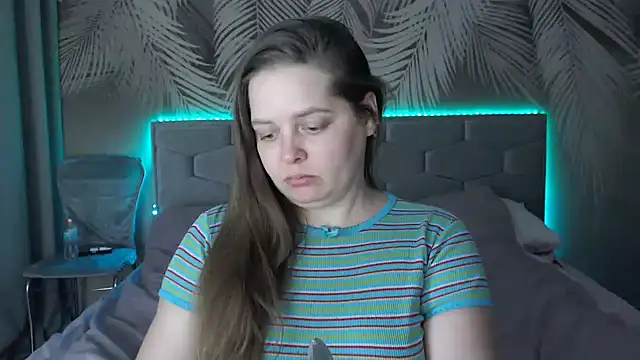 uliastar online show from February 2025 01:37:01 PM