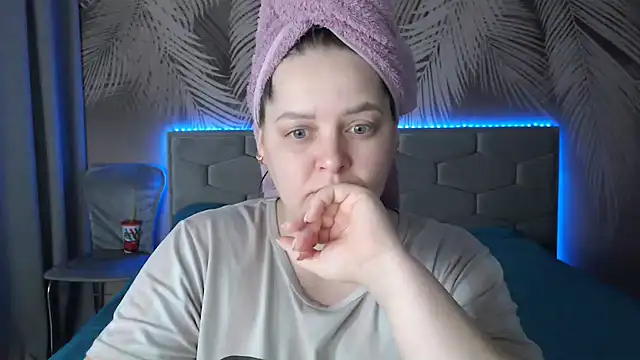 uliastar online show from February 2025 06:06:02 AM