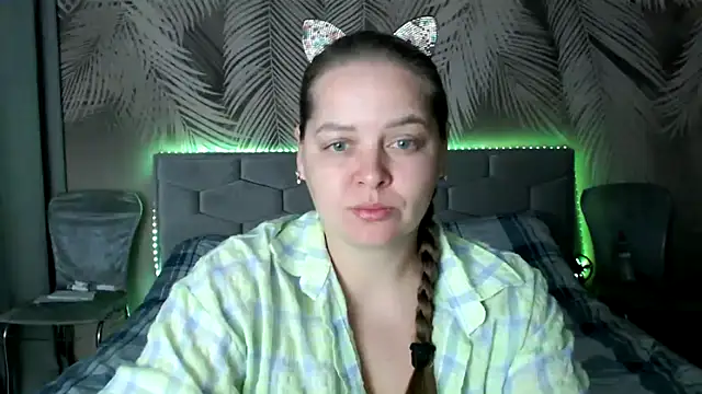 uliastar online show from October 2025 05:40:01 AM