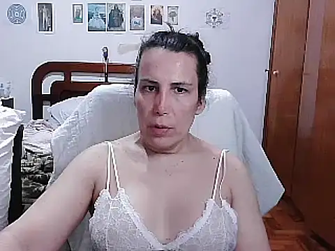 Snapshot of LauraVicttoria361215 chatting on March 2025 10:32:02 AM LauraVicttoria361215 online show from March 2025 10:32:02 AM