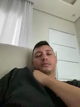 alexsandropllt online show from February 2026 01:38:02 PM