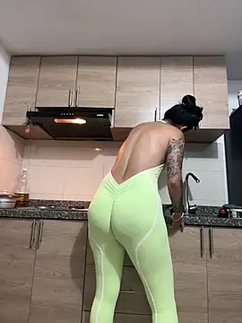 valeriia25  online show from November 2025 12:44:02 AM